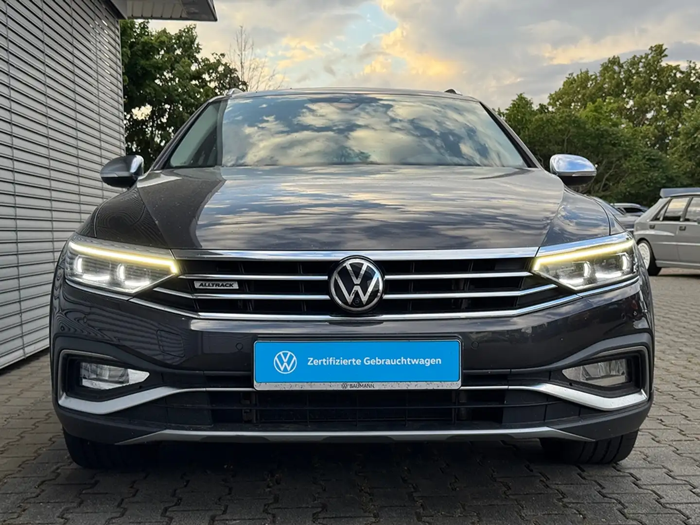 Volkswagen Passat Alltrack 2.0 TDI 4M *AHK*STDHZG*MATRIX* Сірий - 2