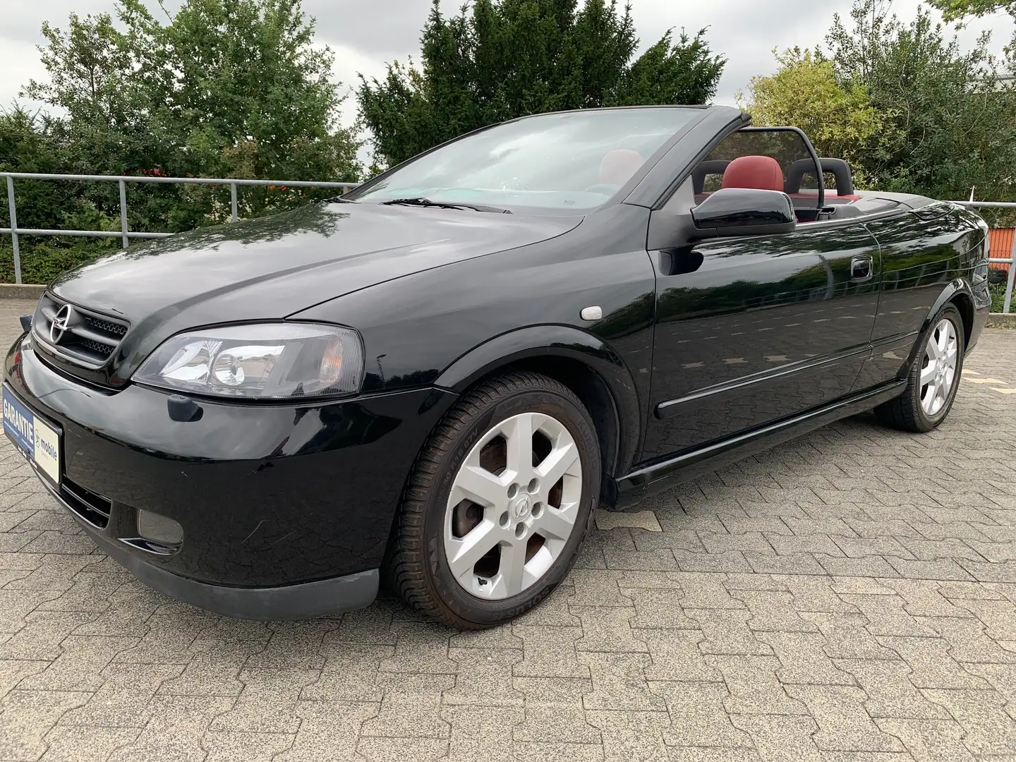 Opel Astra Cabrio 2.2 16V*LEDER*KLIMA*el.VERDECK*SITZH.*TEL ! Noir - 1