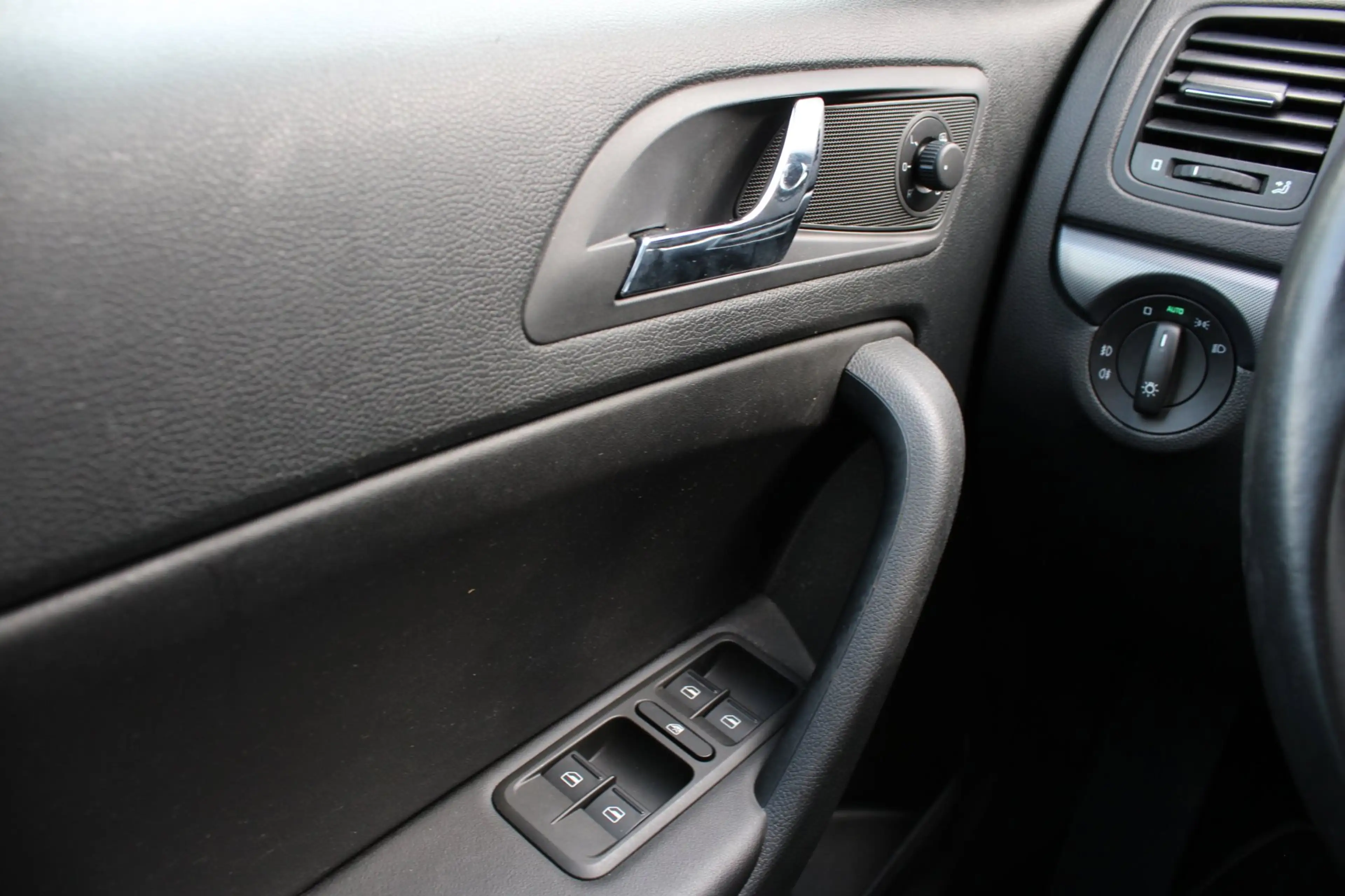 Skoda Yeti Outdoor 1.2 TSI Adventure Clima/Cruise/Stoelverwar — photo 36
