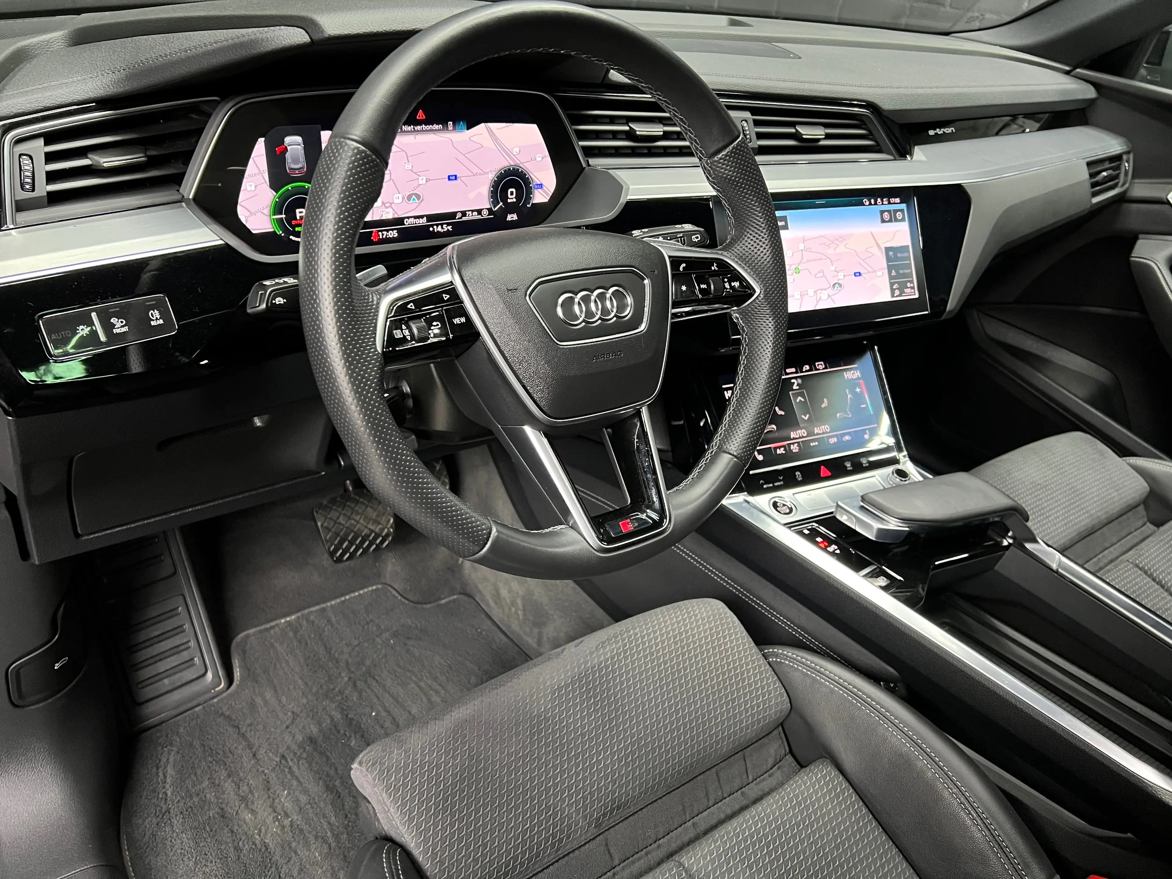 Audi e-tron 55 Quattro S line / BLACK pack / — photo 8