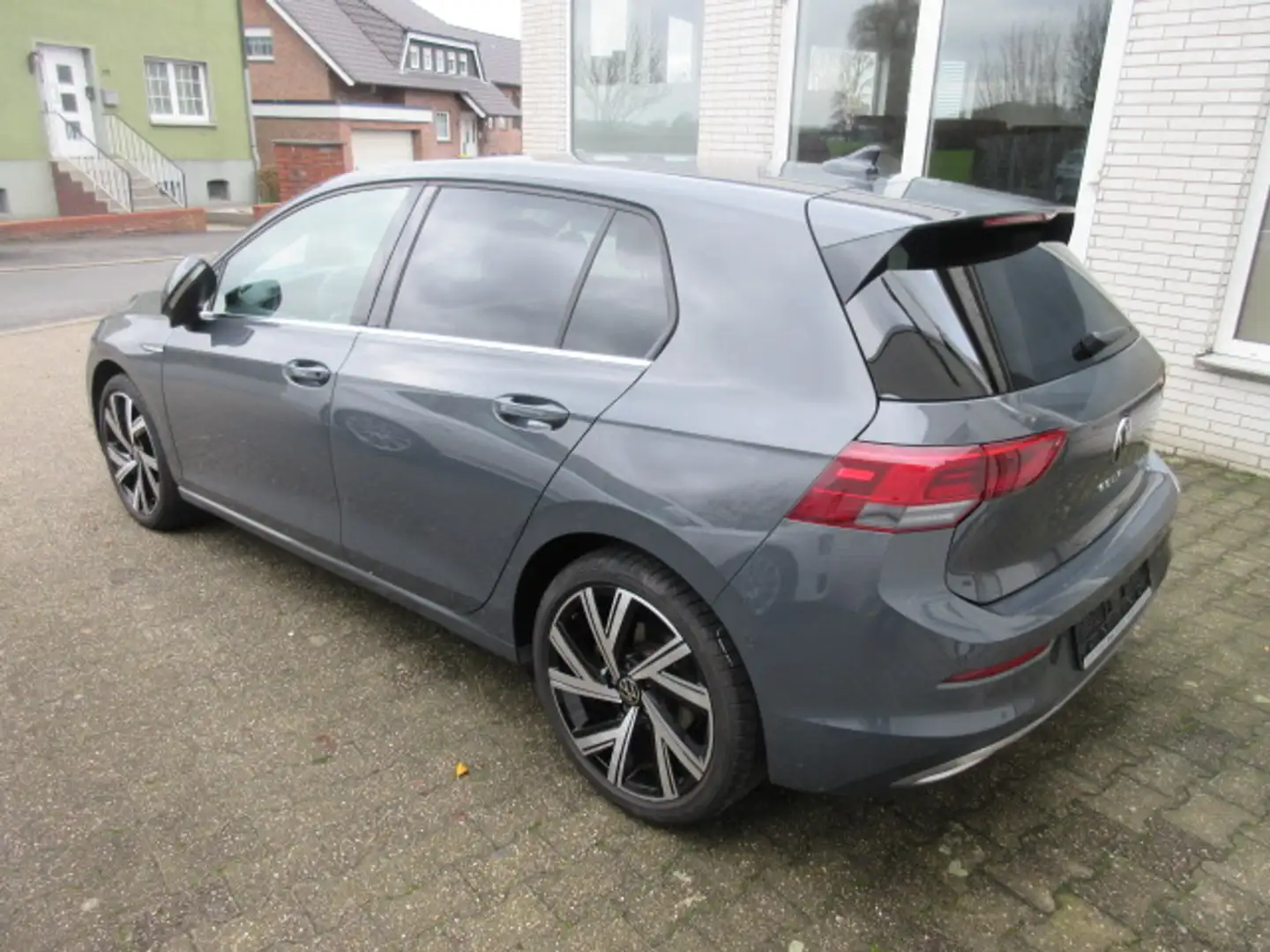 Volkswagen Golf Style 1.5 eTSI DSG NAVI PANORAMA HARMAN KAMERA LED ALU APS SITZHEIZUNG CLIMATRONIC Grau - 2
