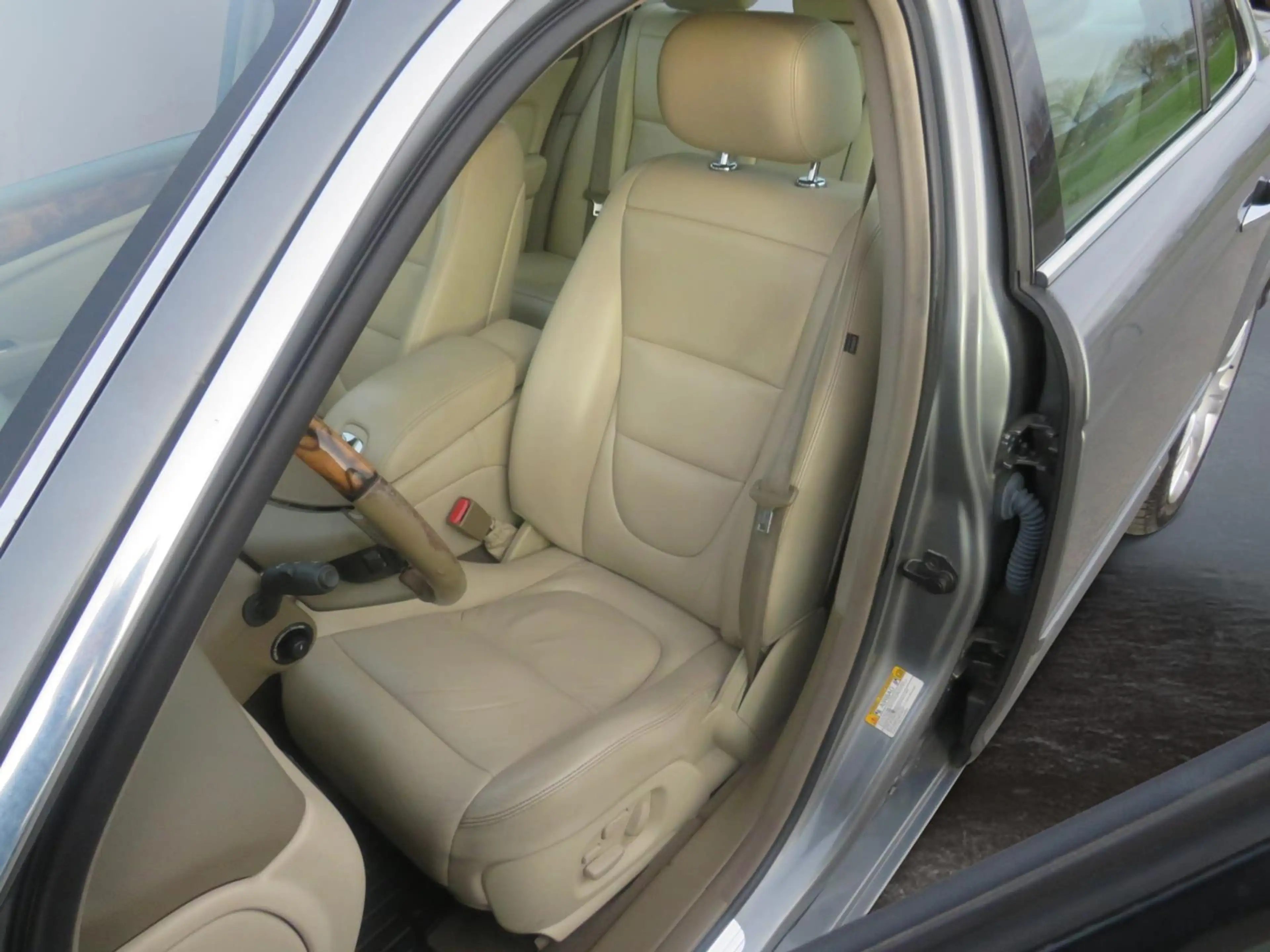 Jaguar XJ 4.2 V8 Executive — photo 3