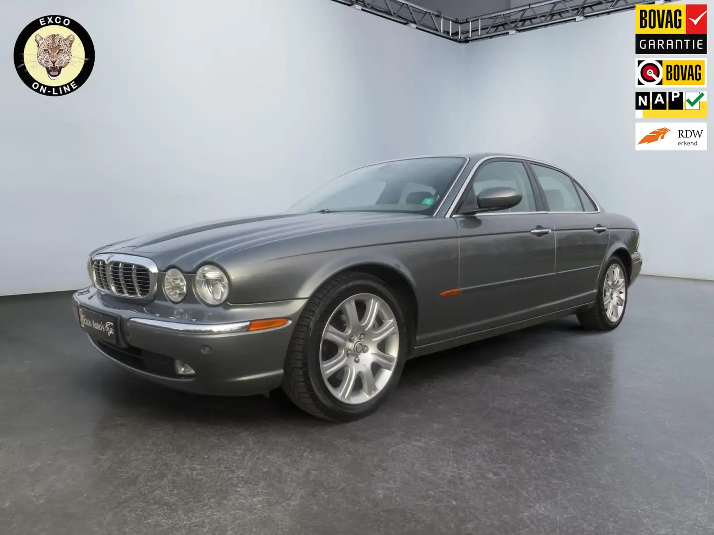 Jaguar XJ 4.2 V8 Executive Gris - 1