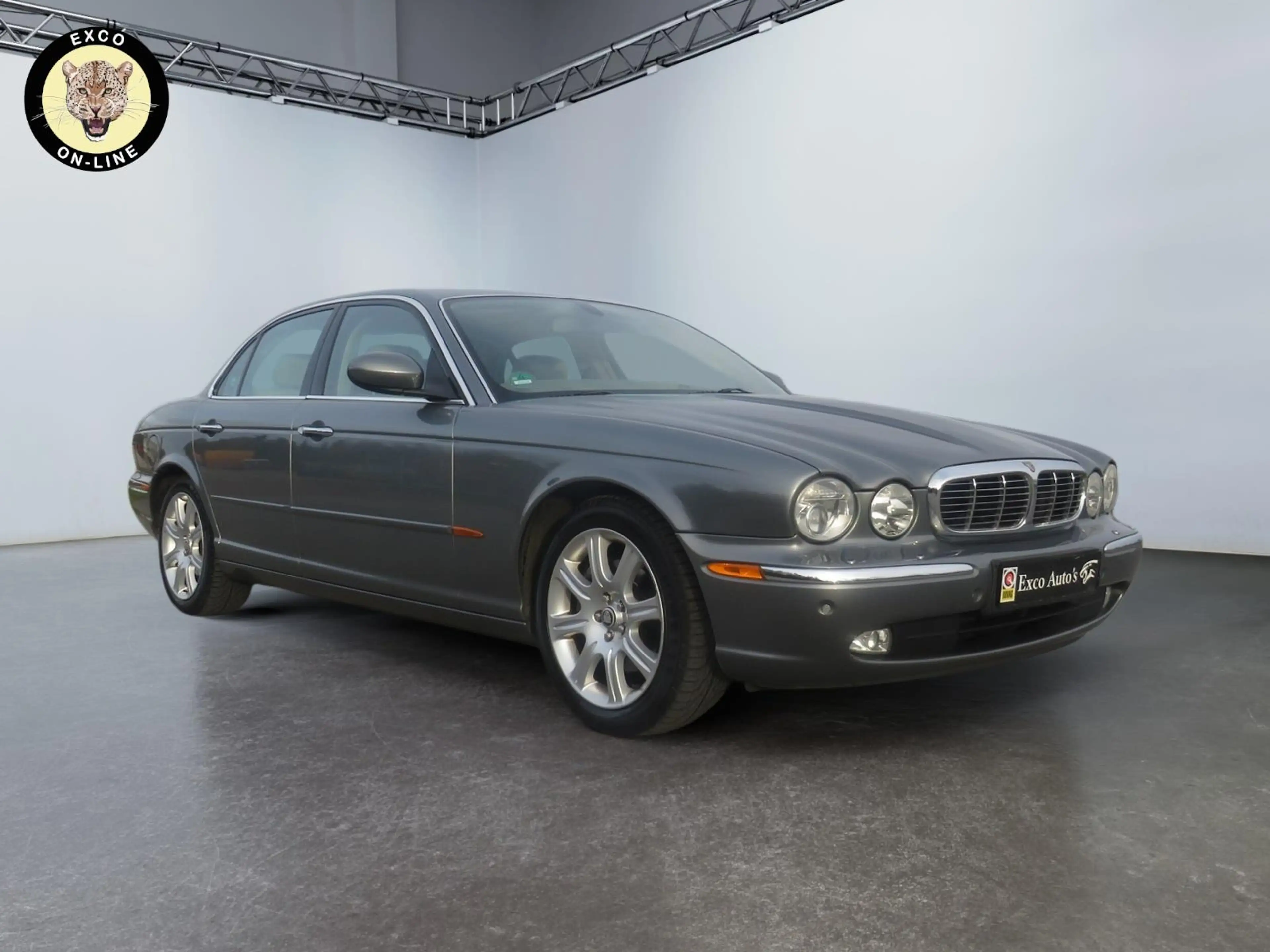 Jaguar XJ 4.2 V8 Executive — photo 4