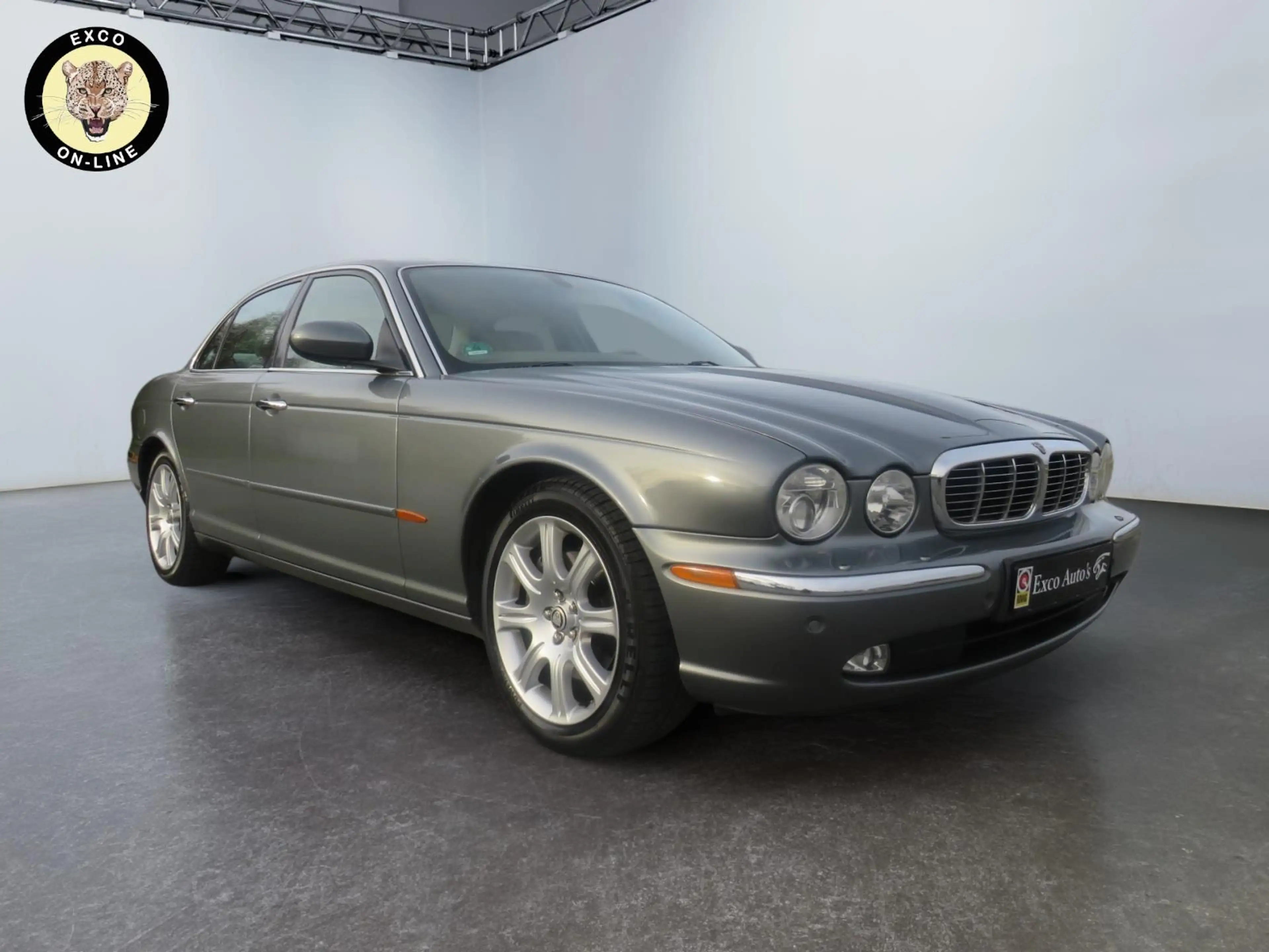 Jaguar XJ 4.2 V8 Executive — photo 9