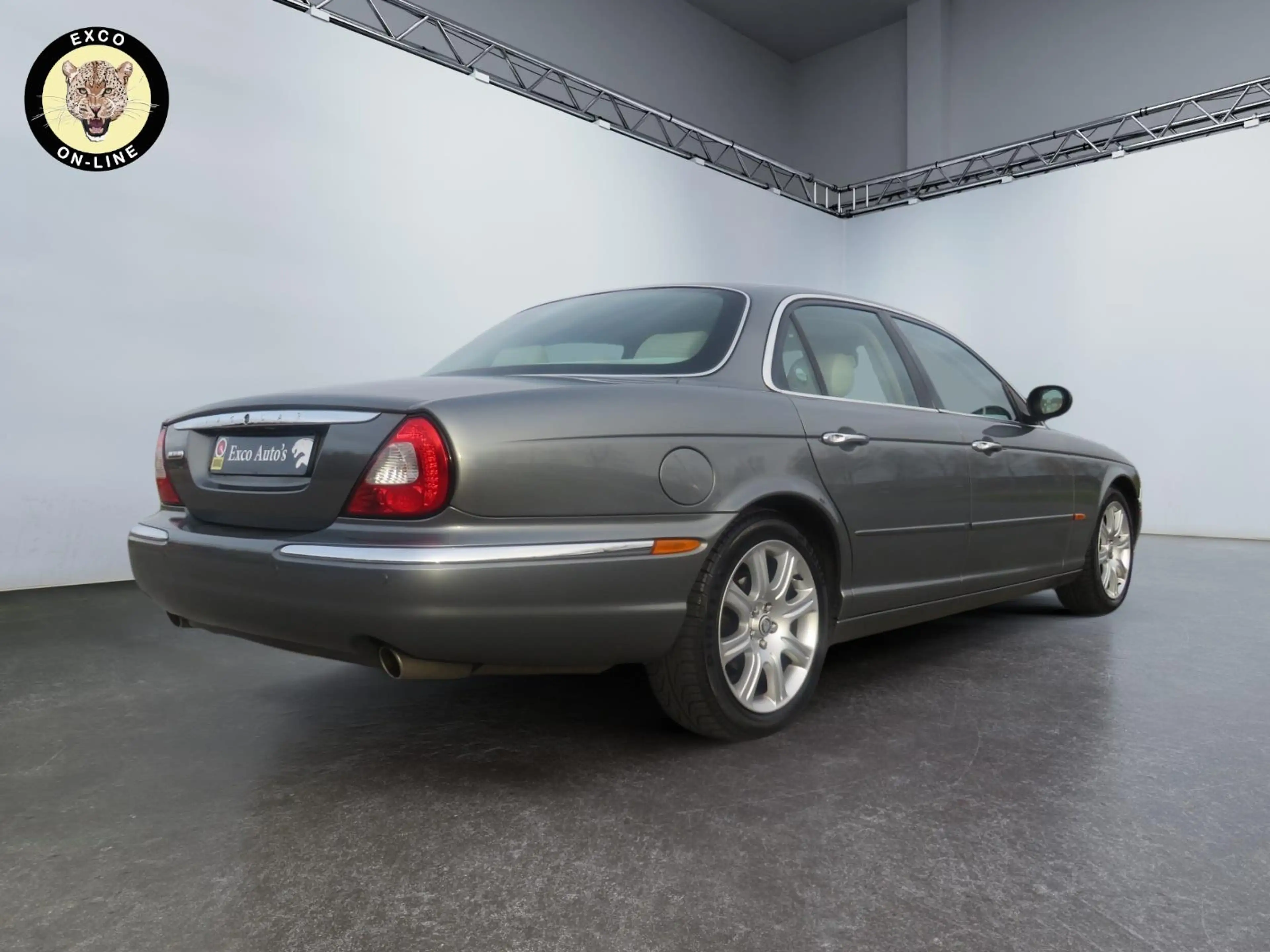 Jaguar XJ 4.2 V8 Executive — photo 15