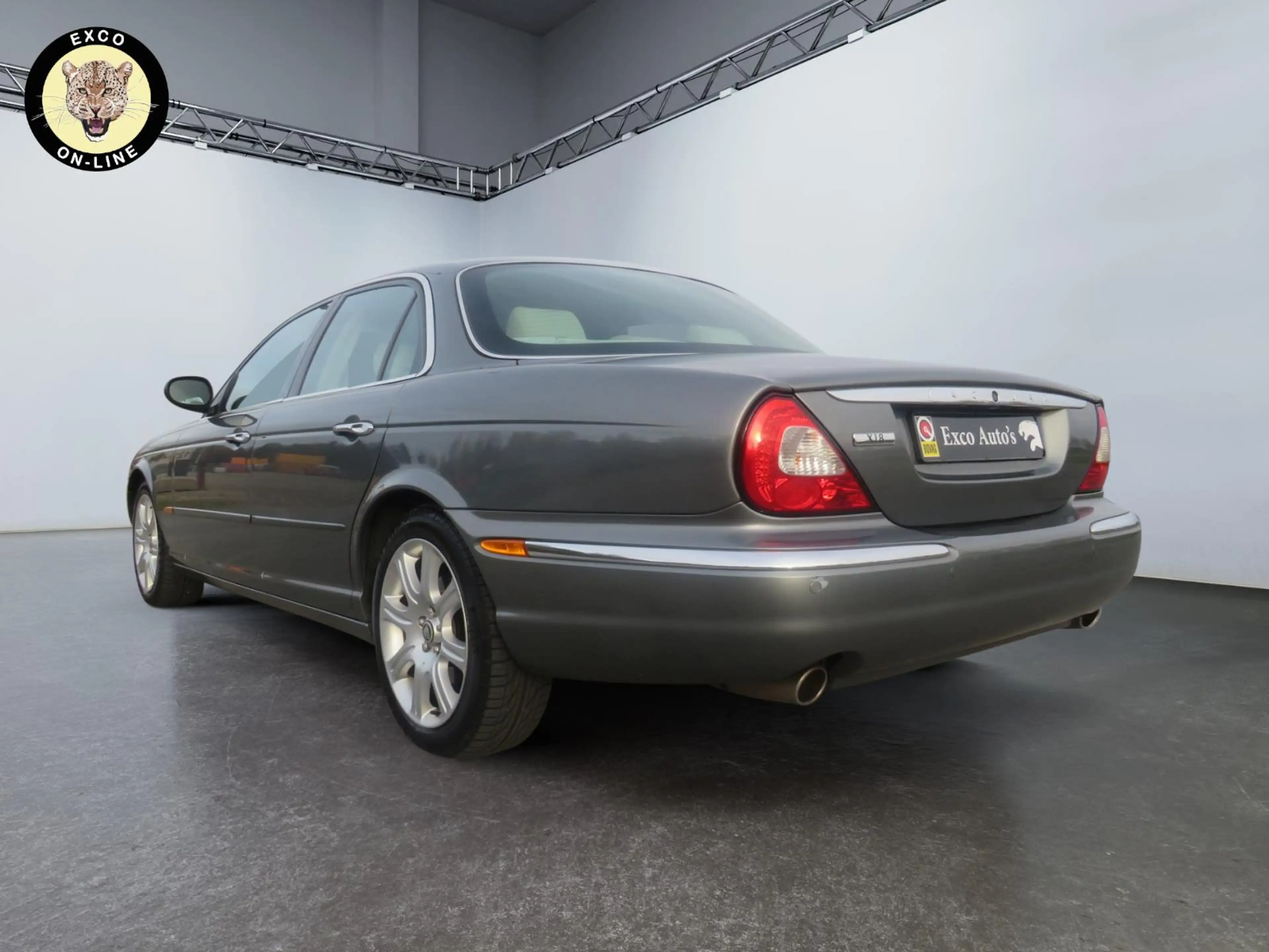 Jaguar XJ 4.2 V8 Executive — photo 14