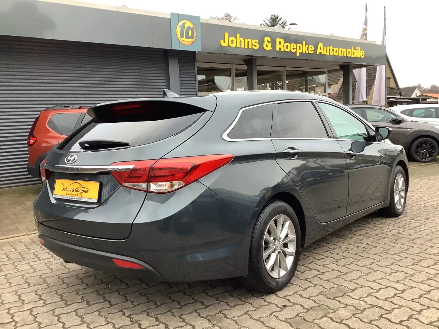 Hyundai i40 cw blue Trend 1,7 CRDI /AHK/ ALLWETTERREIFEN Grey - 2