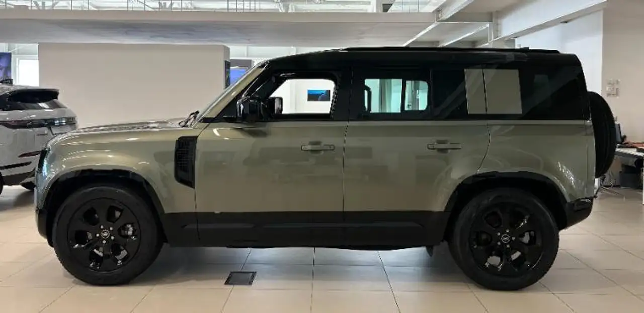 Land Rover Defender 2026