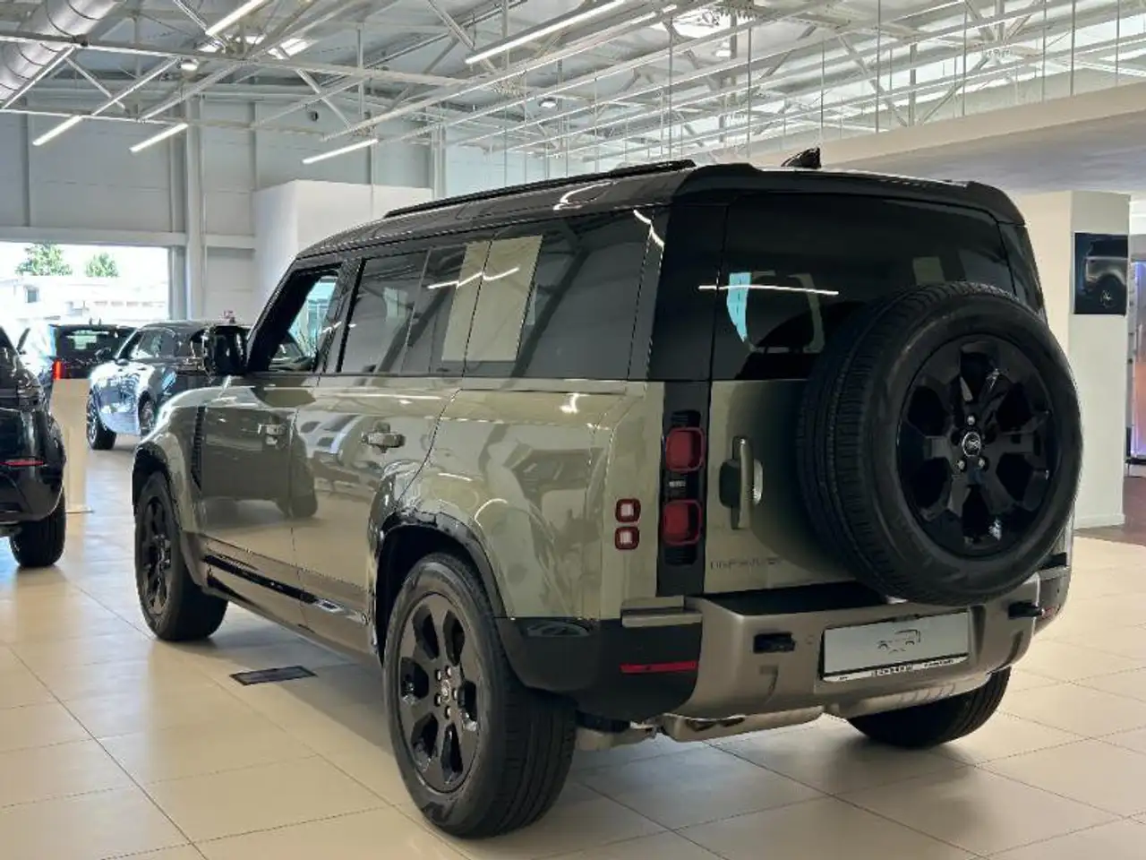 Land Rover Defender 2026