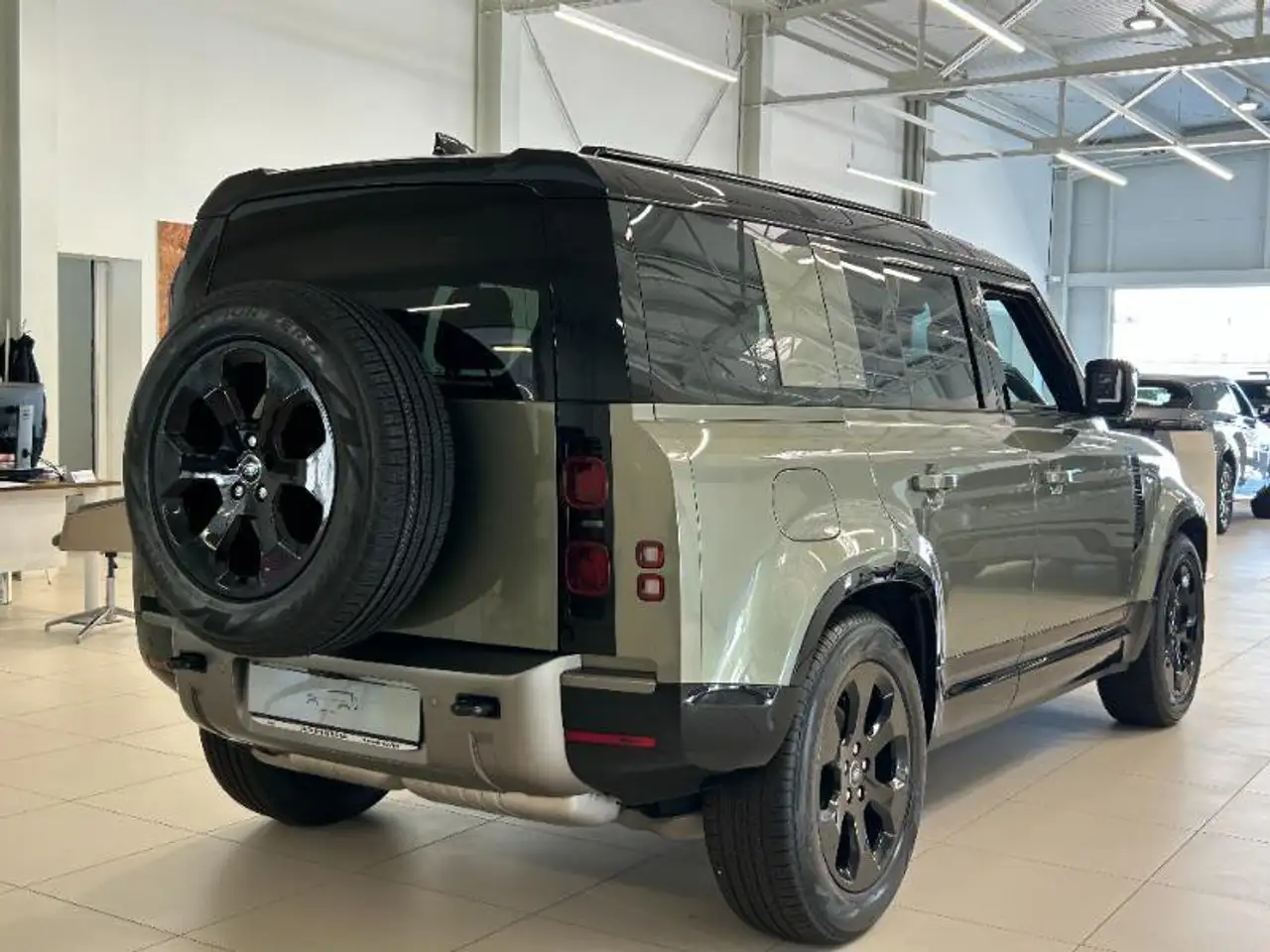 Land Rover Defender 2026