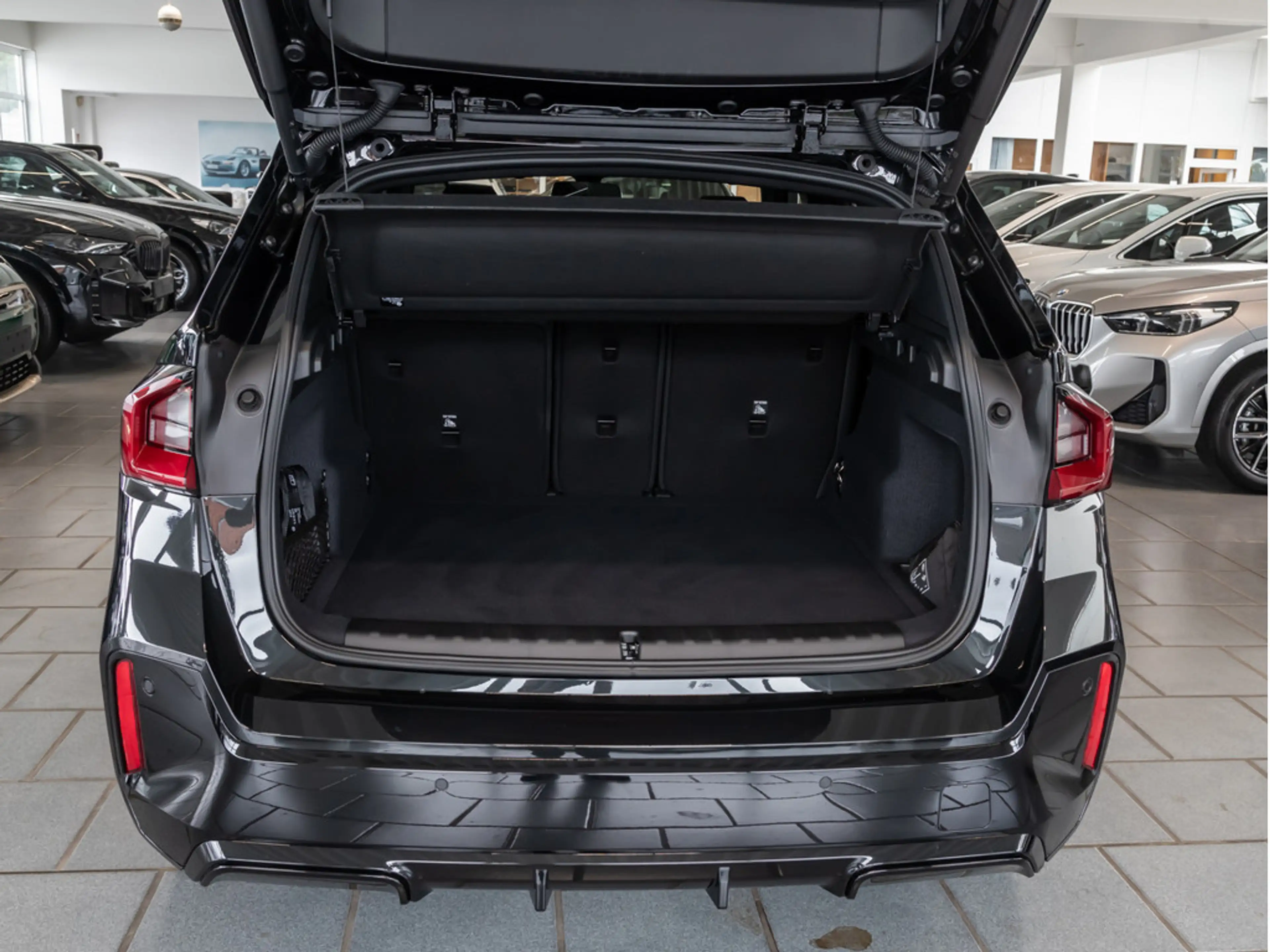 BMW X1 sDrive 18i M-Sport Pro PANO LED NAVI SHZ — photo 9