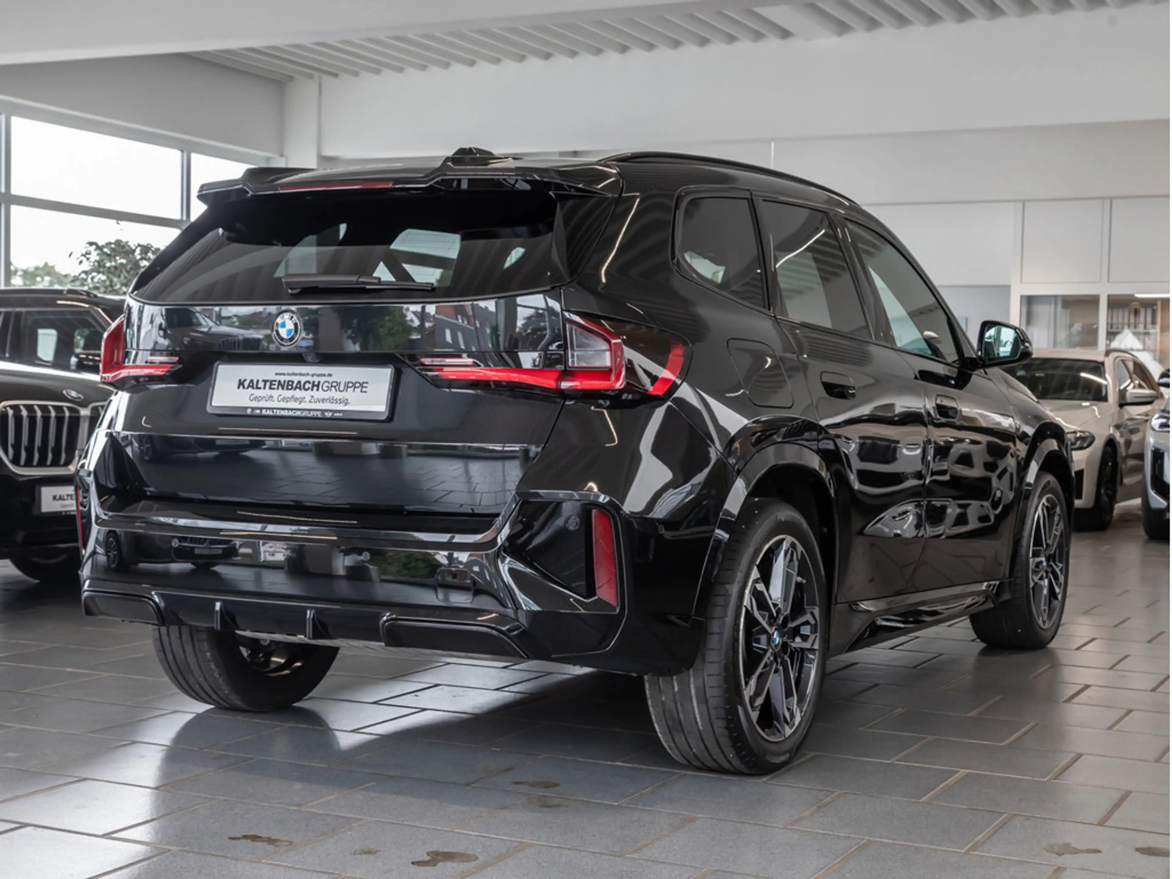 BMW X1 sDrive 18i M-Sport Pro PANO LED NAVI SHZ — photo 5
