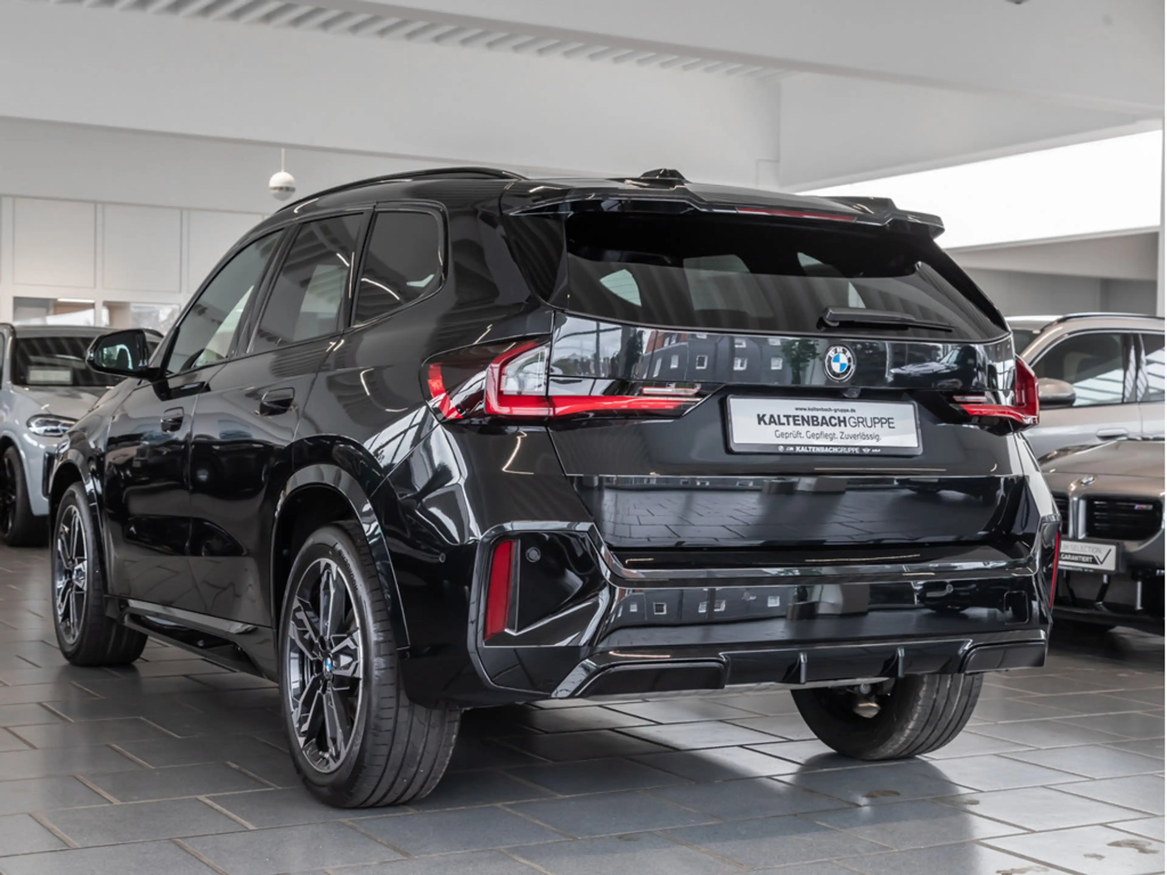 BMW X1 sDrive 18i M-Sport Pro PANO LED NAVI SHZ — photo 7