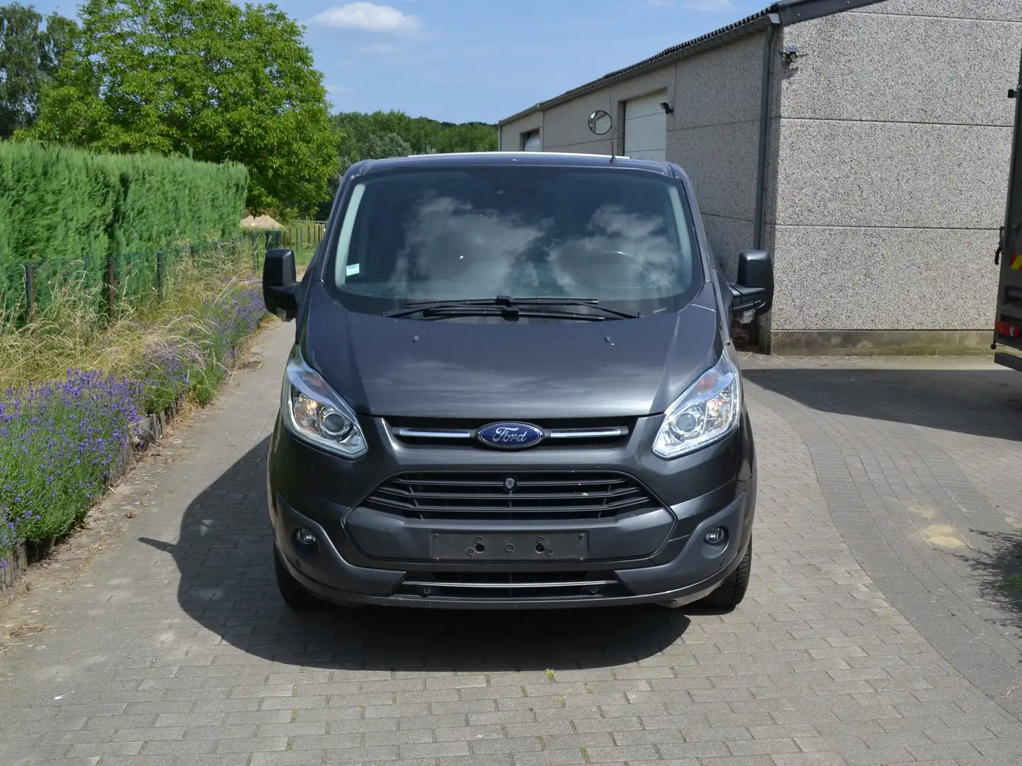 Ford Transit Custom 2.0 TDCi L1H1 Limited Multi-use Grijs - 1