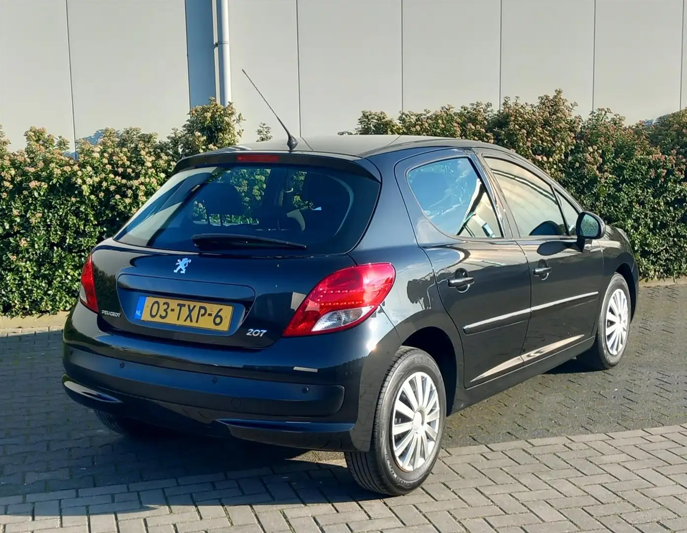 Peugeot 207 1.4 73pk 5D Access Lite LPG G3 Airco Schwarz - 2