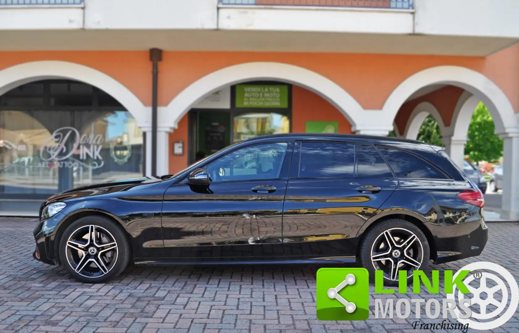 Mercedes-Benz C 300 de S.W. EQ-Power Premium AMG Night Edition Nero - 2