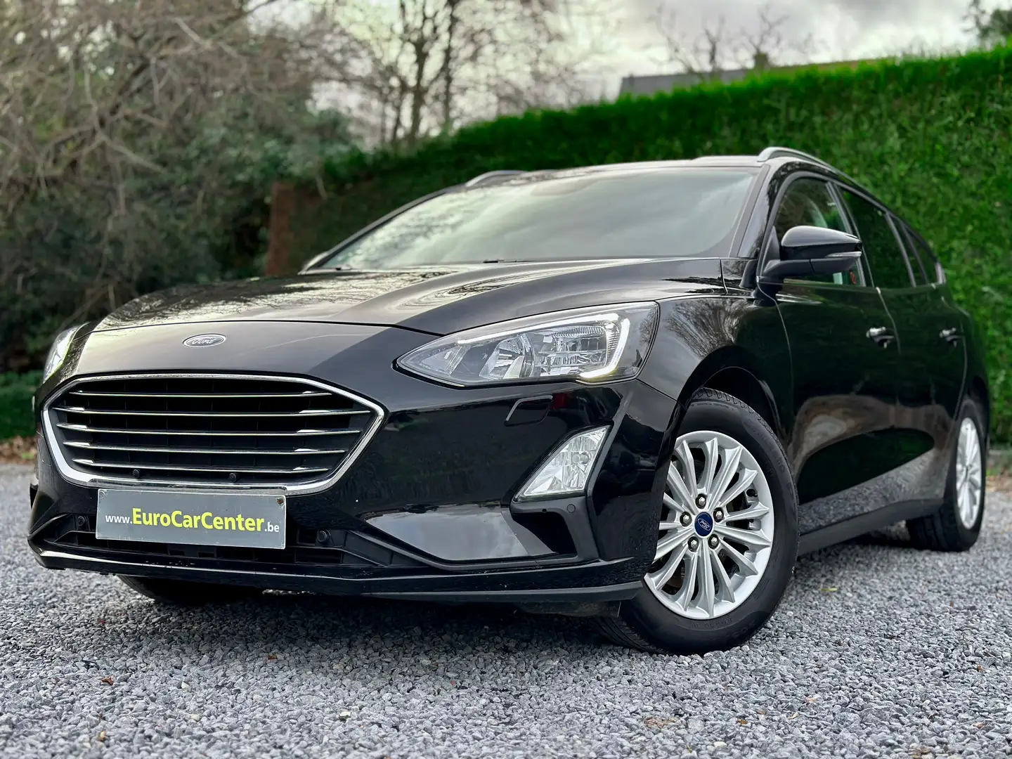 Ford Focus 1.0 EcoBoost MHEV Active X Zwart - 1