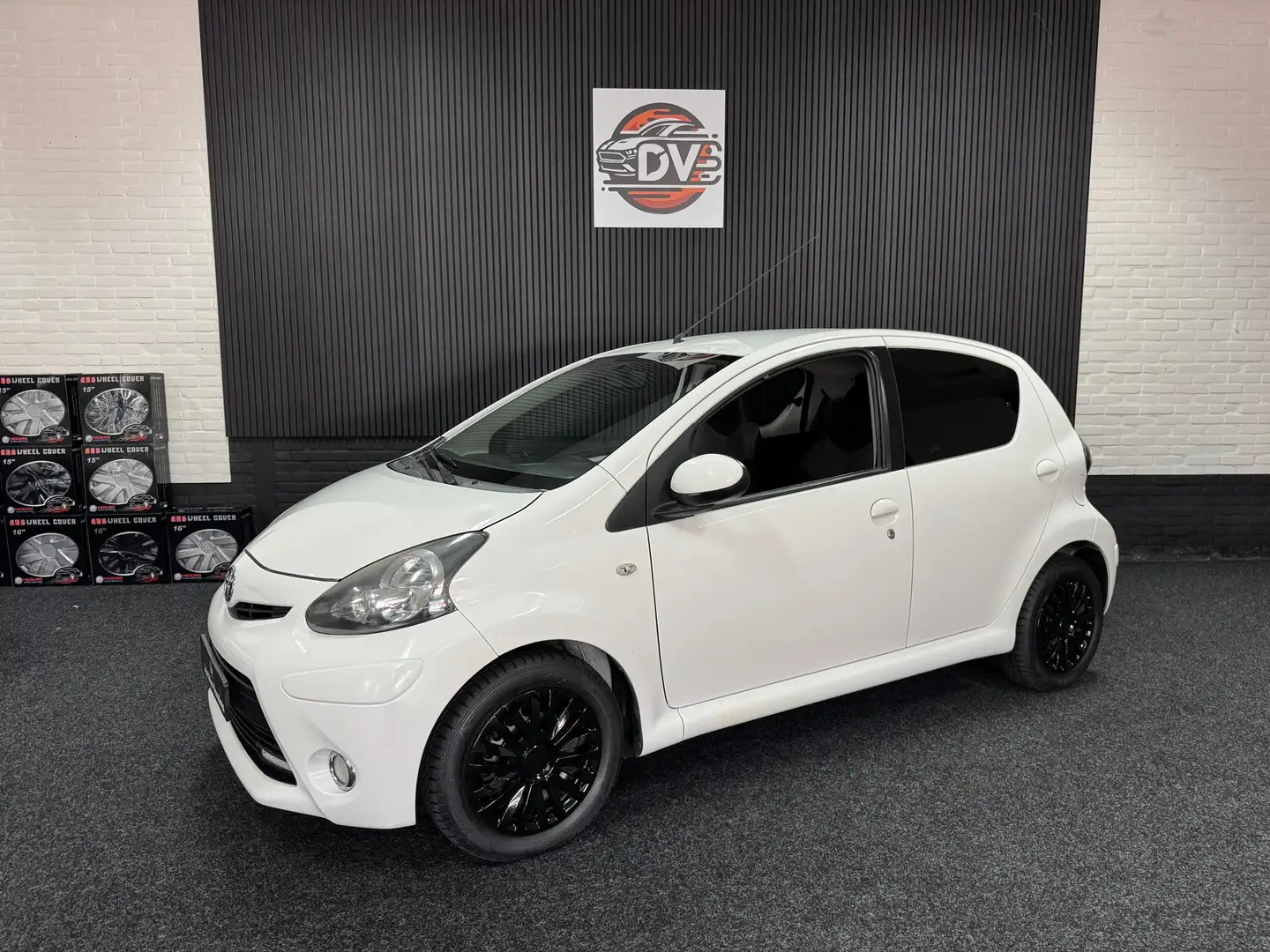 Toyota Aygo 1.0 VVT-i Now, AIRCO, ELEK PAKKET, NW APK, MISTLAM Blanc - 1