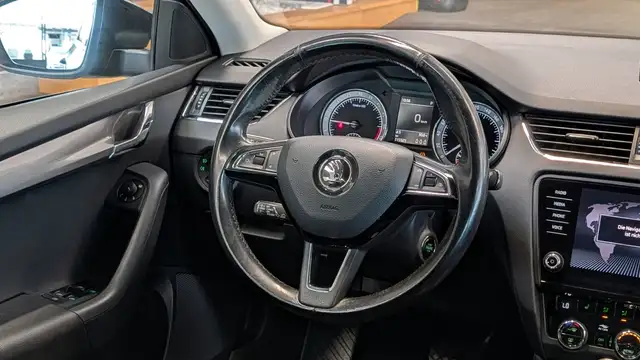Skoda Octavia view 12