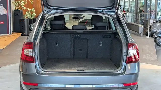 Skoda Octavia view 9