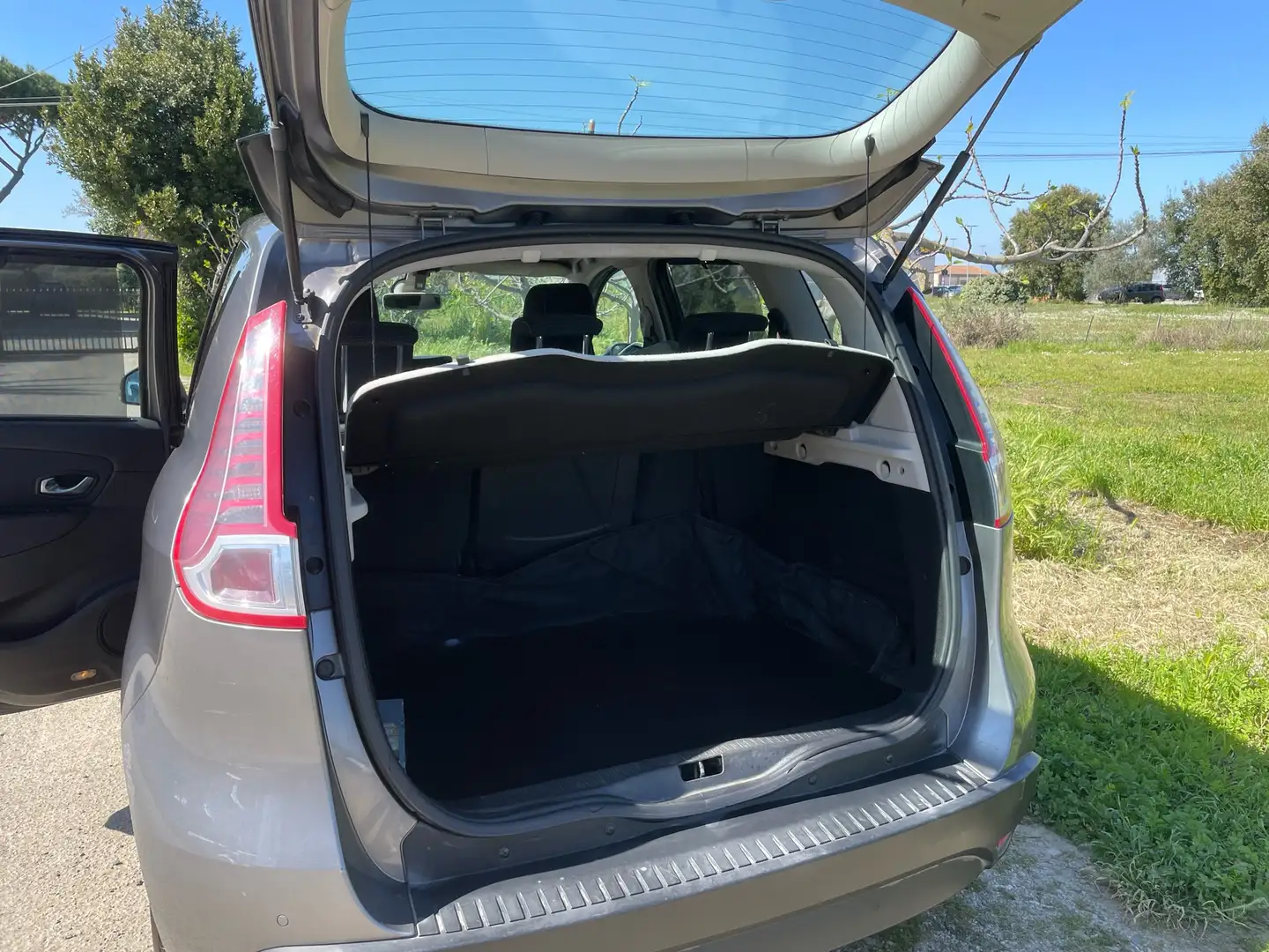Renault Scenic 1.5 dci Dynamique c/TomTom Grigio - 2