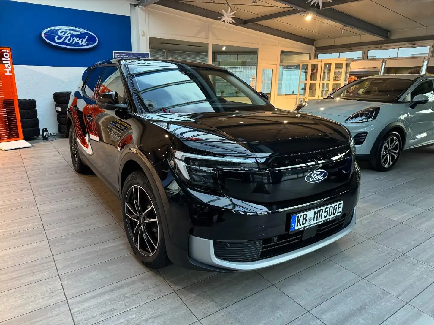 Ford Explorer Explorer Premium RWD (Extended Range 77KWh) crna - 2