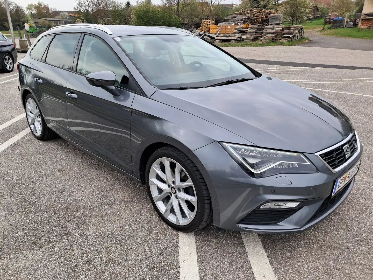 SEAT Leon Leon ST FR 1,4 TSI FR Grau - 1