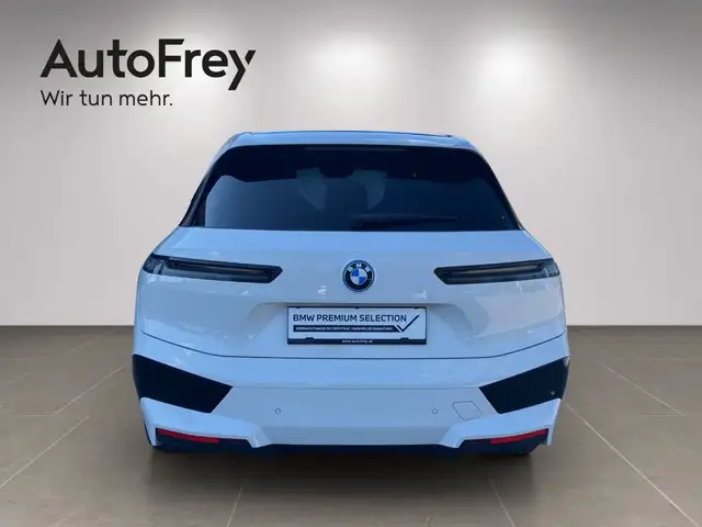 BMW iX M60 Ansicht 3