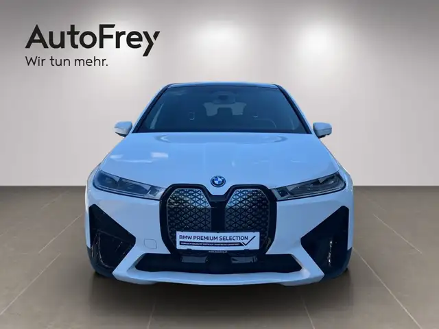 BMW iX M60 Ansicht 4