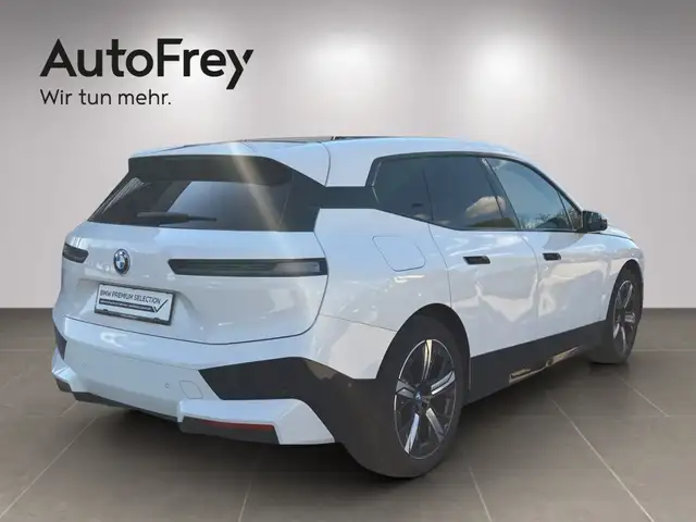 BMW iX M60 Ansicht 2