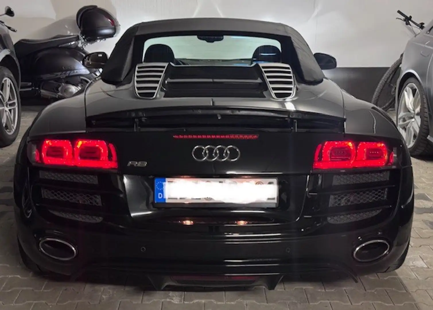 Audi R8 Spyder 5.2 FSI quattro R tronic V10 Schwarz - 2