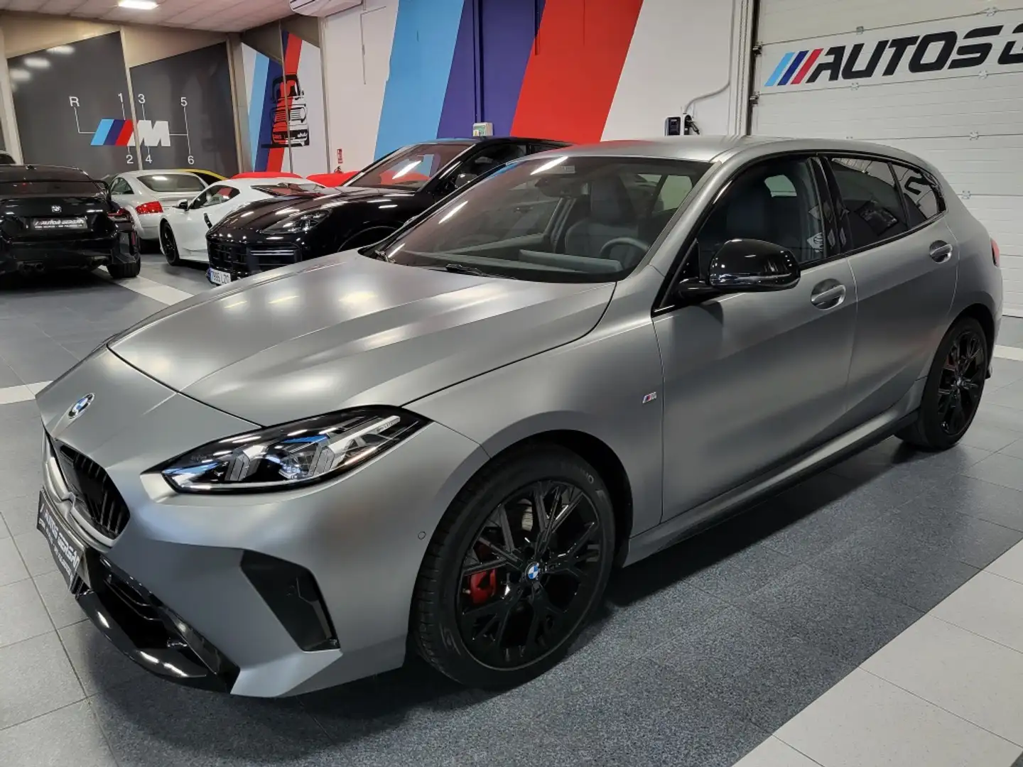 BMW 116 120dA M Sport Pro Grau - 1