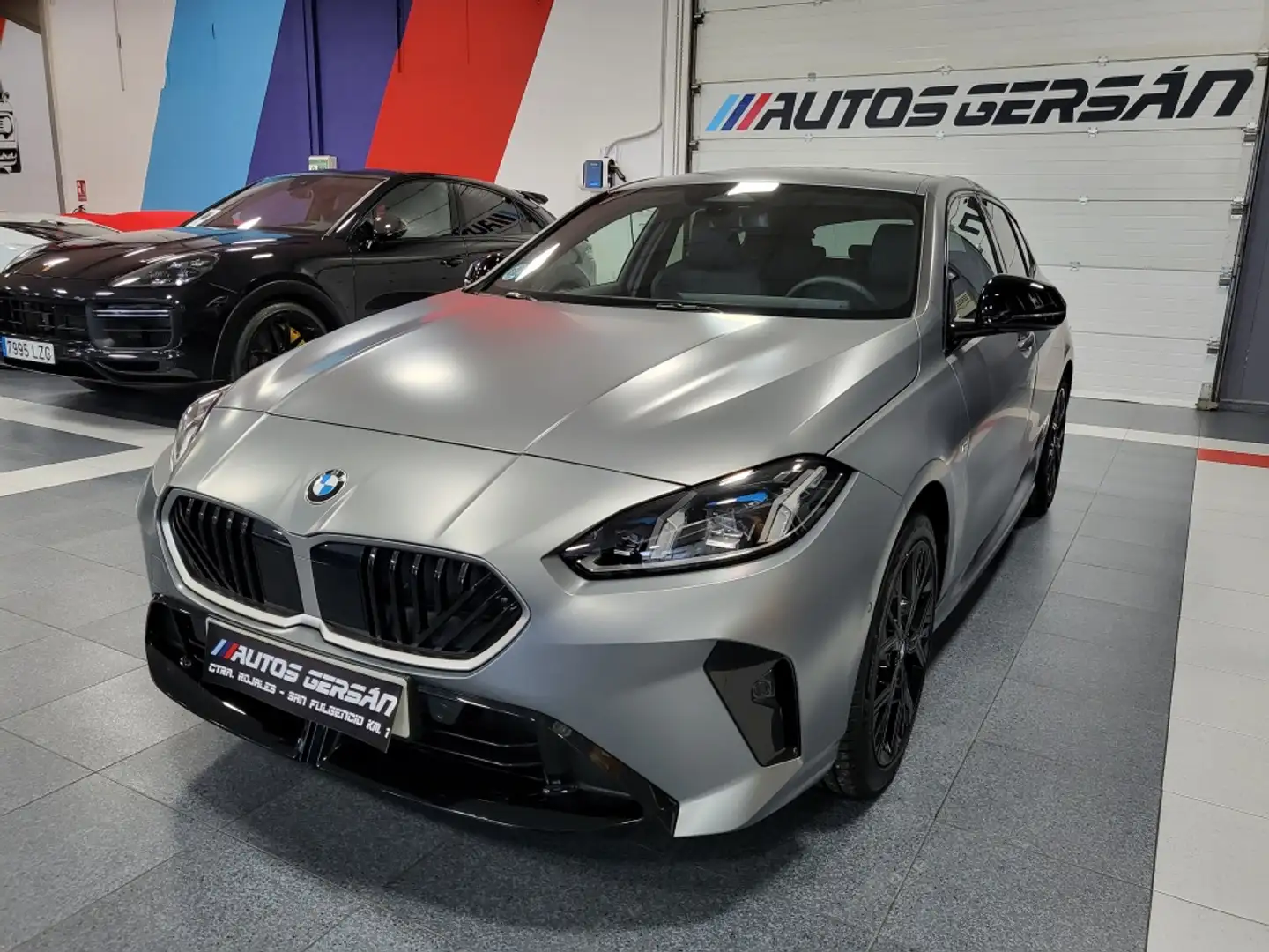 BMW 116 120dA M Sport Pro Grau - 2