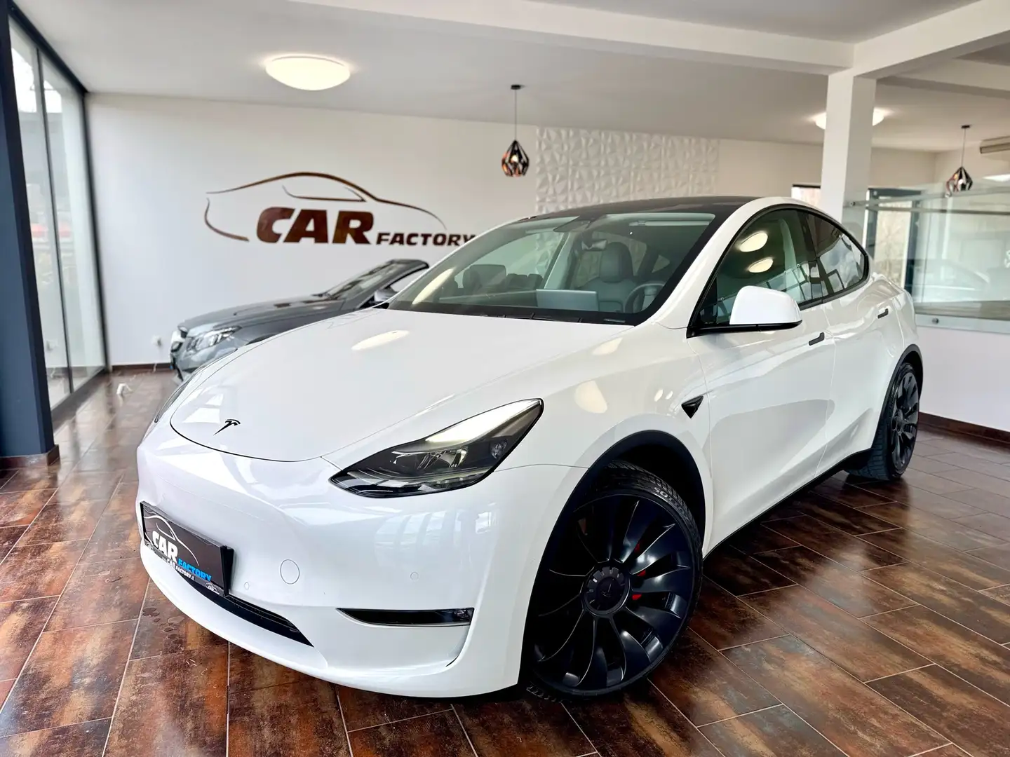 Tesla Model Y PERFORMANCE * VERKAUFT * Blanc - 1