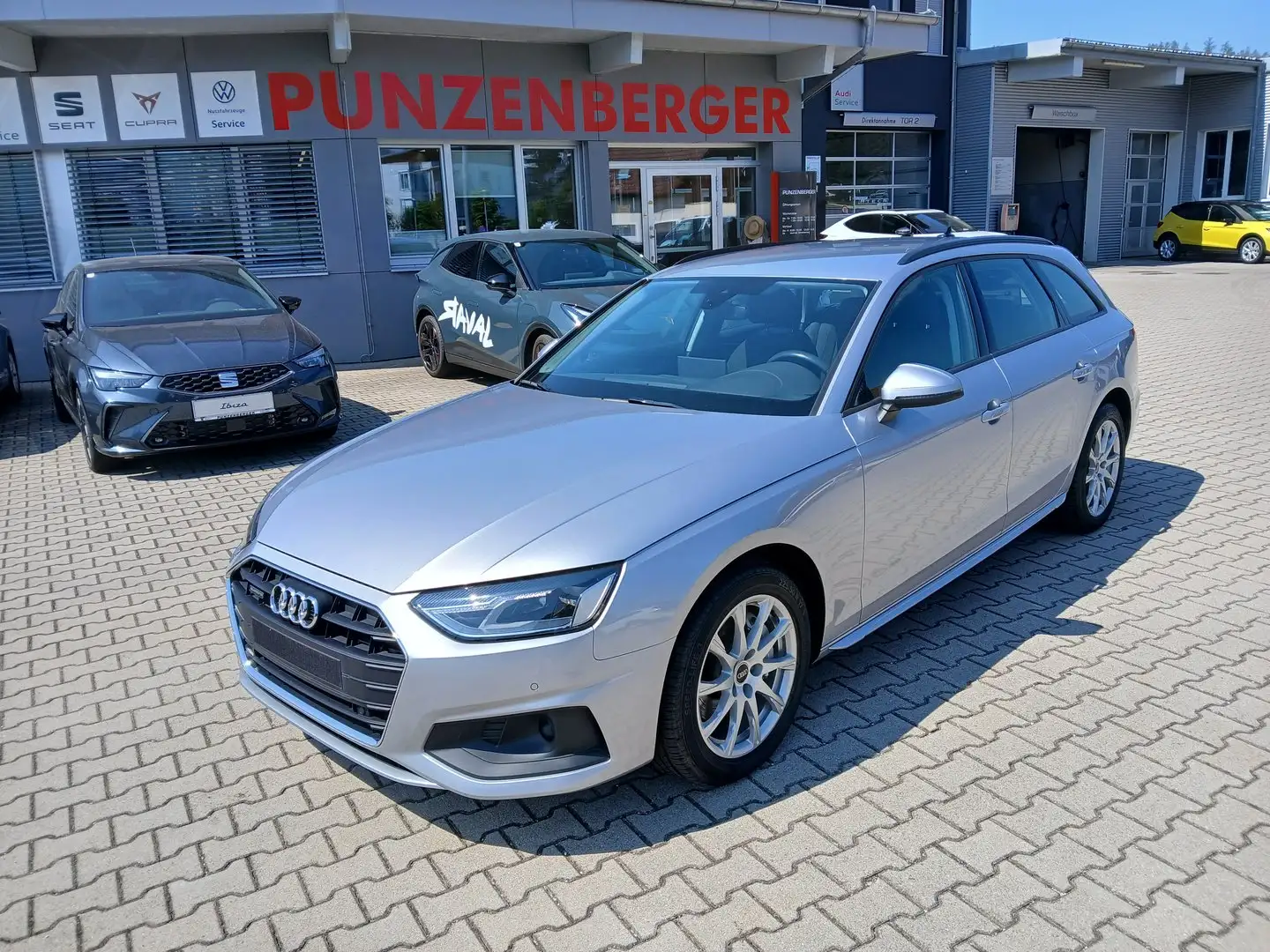 Audi A4 40 TDI quattro Silber - 1