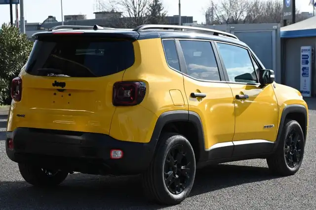 Jeep Renegade view 5