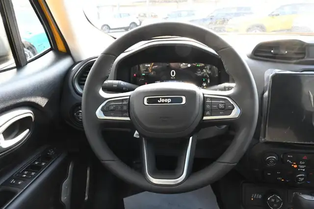 Jeep Renegade view 16