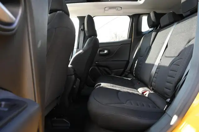 Jeep Renegade view 15
