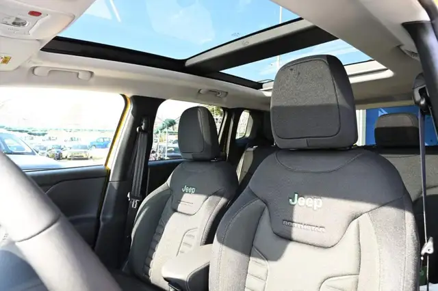 Jeep Renegade view 14