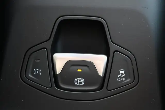 Jeep Renegade view 21