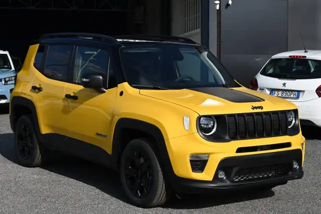 Jeep Renegade view 3