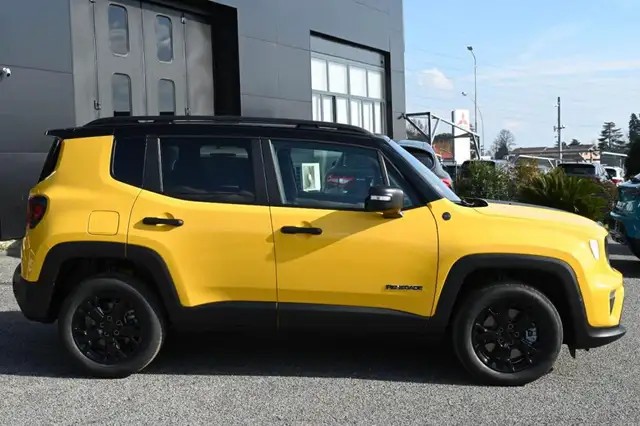 Jeep Renegade view 4