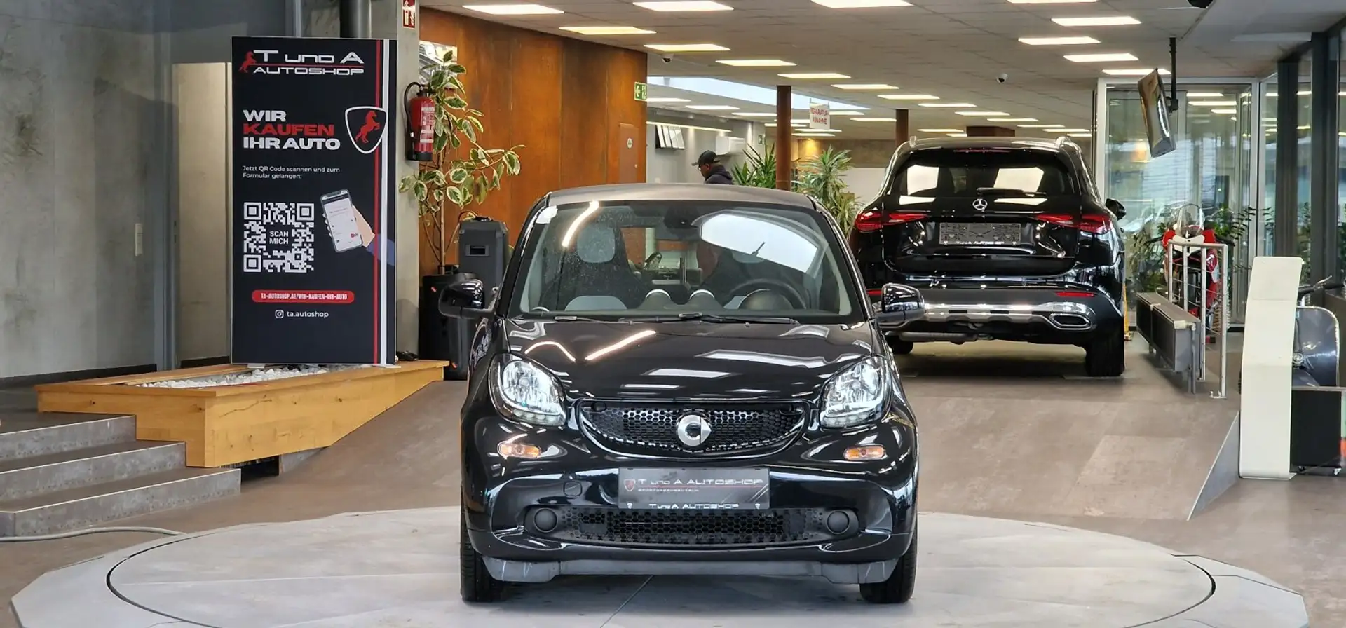 smart forTwo Coupe 1-Hand Aut. *Heckspoiler*Tempomat*15Zoll* Schwarz - 2