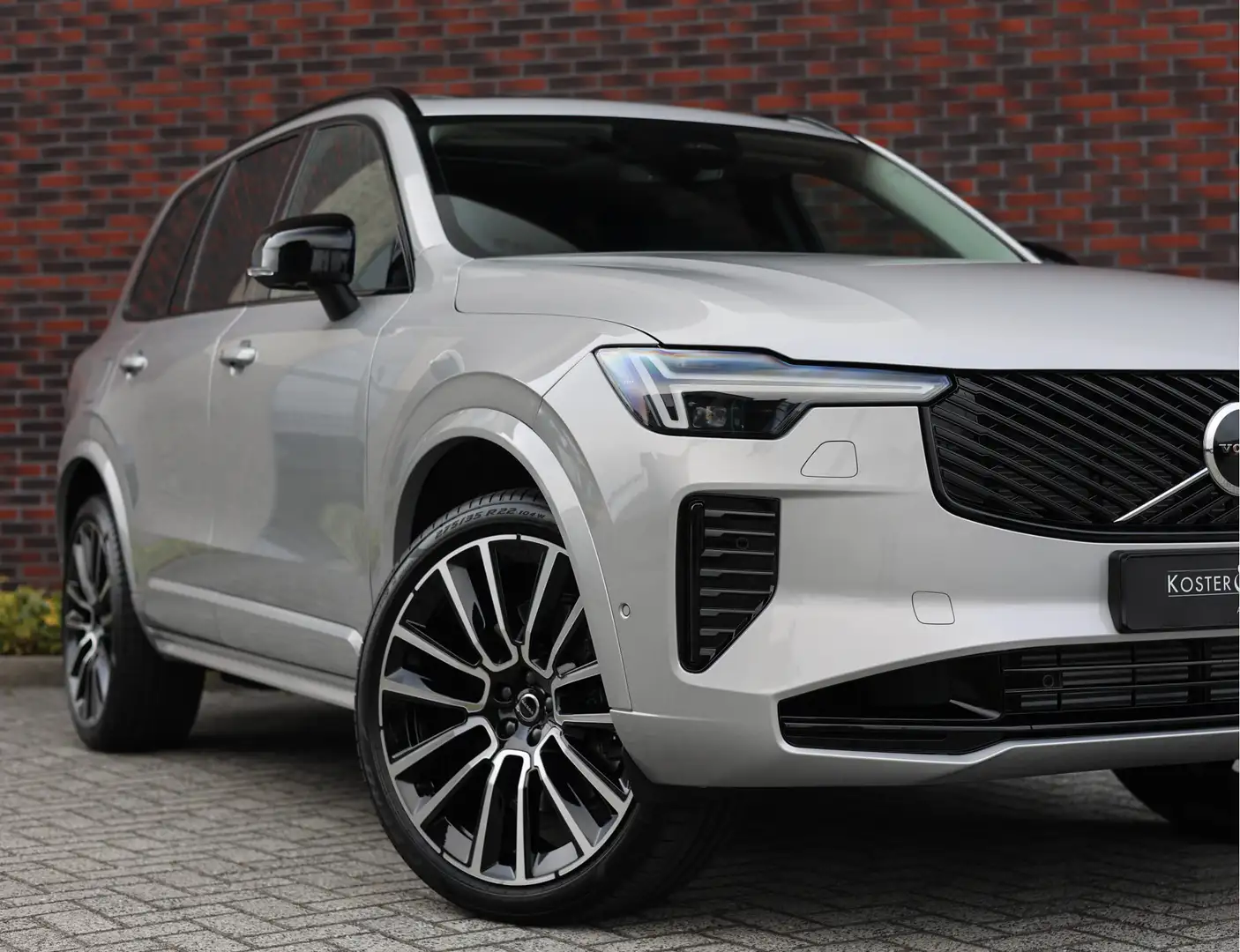 Volvo XC90 T8 AWD Ultra Dark | Pano - Trekhaak - B&W Zilver - 2