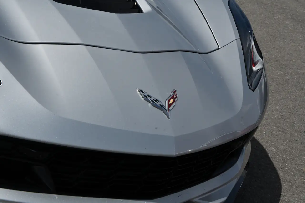Chevrolet Corvette снимка Chevrolet Corvette