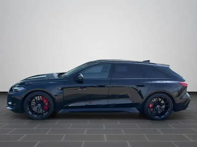 Audi RS5 view 6