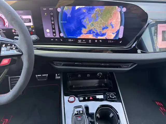 Audi RS5 view 11