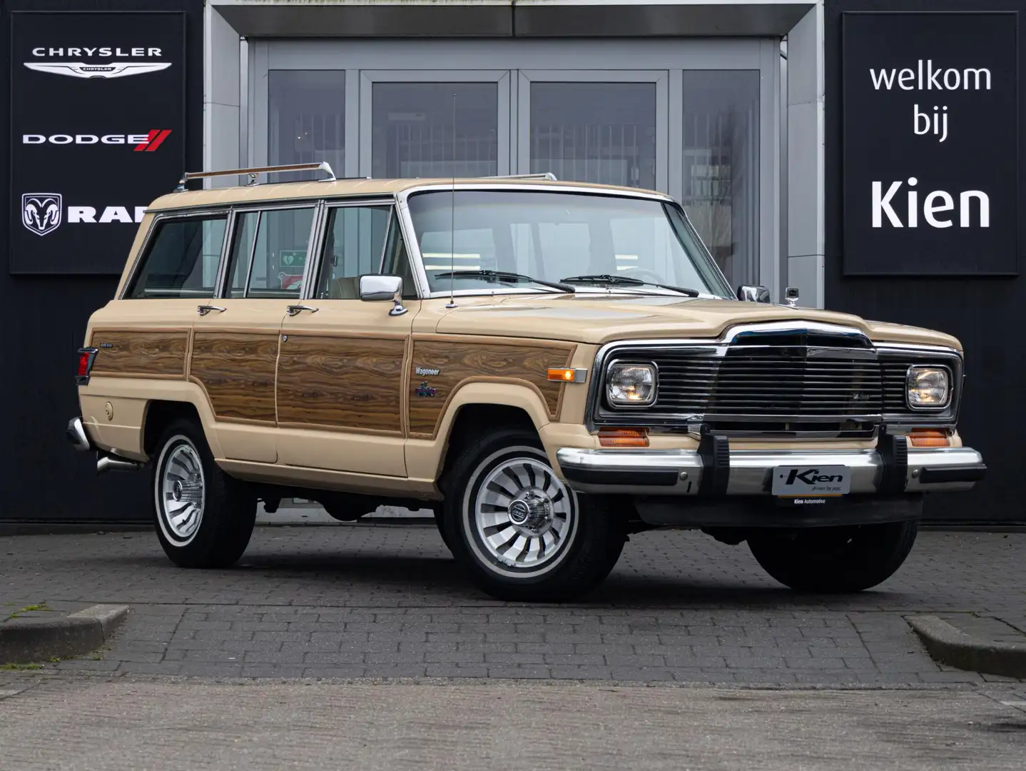 Jeep Wagoneer 5.9 V8 Limited Wagon Marrón - 1