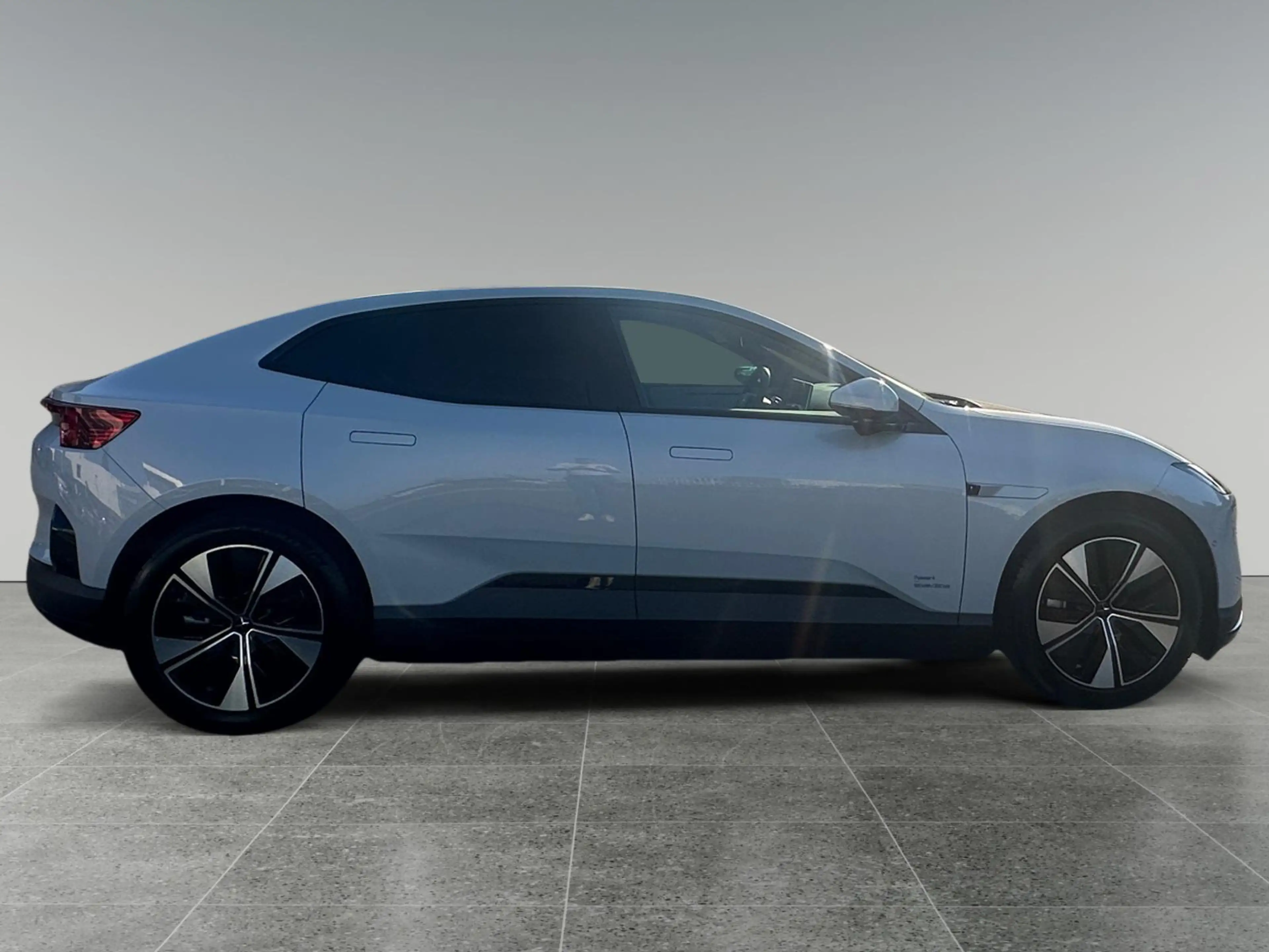 Polestar 4 Long Range Single motor Prime 100 kWh — photo 6